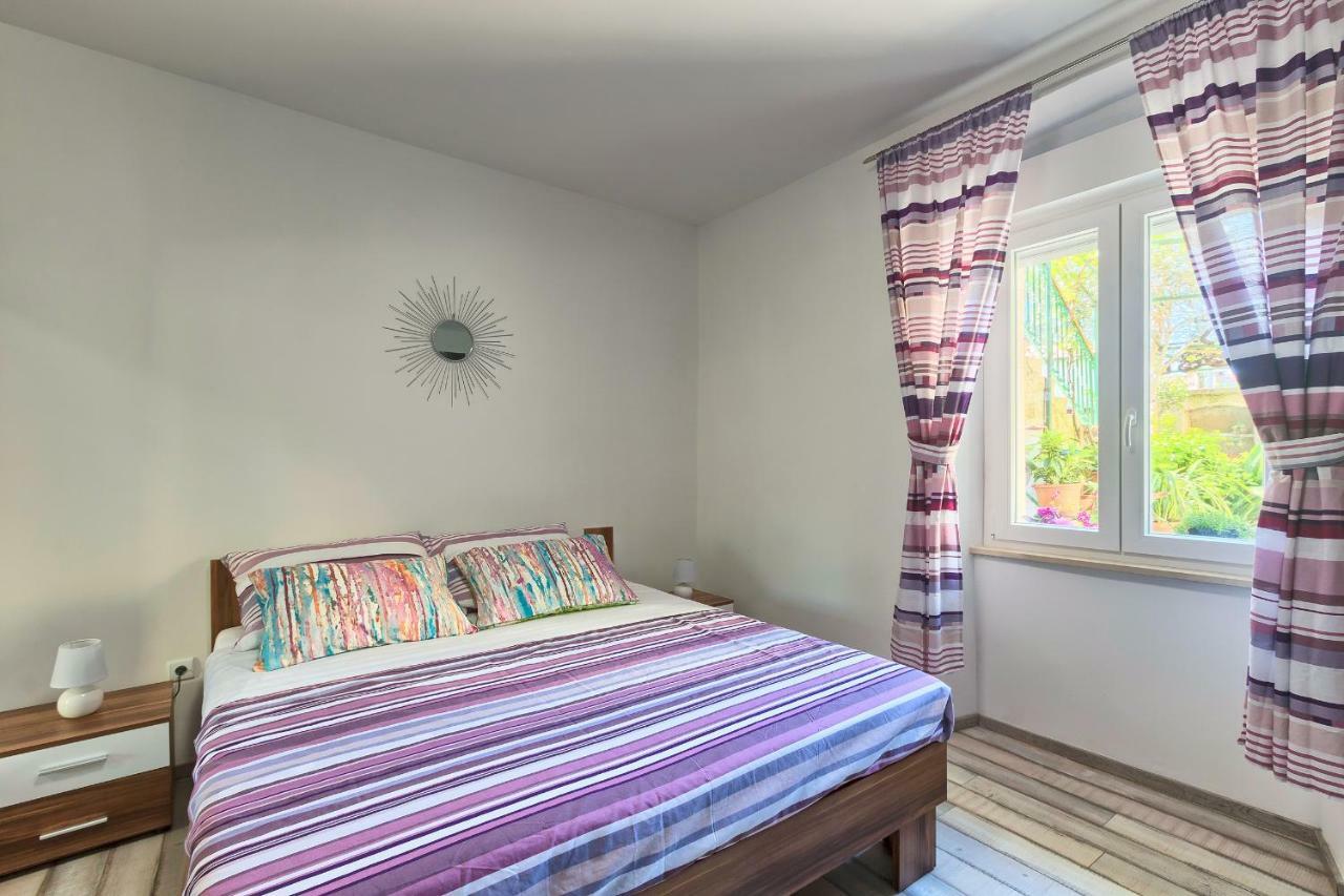 Apartment Amfiteatar Moris Pula Zewnętrze zdjęcie