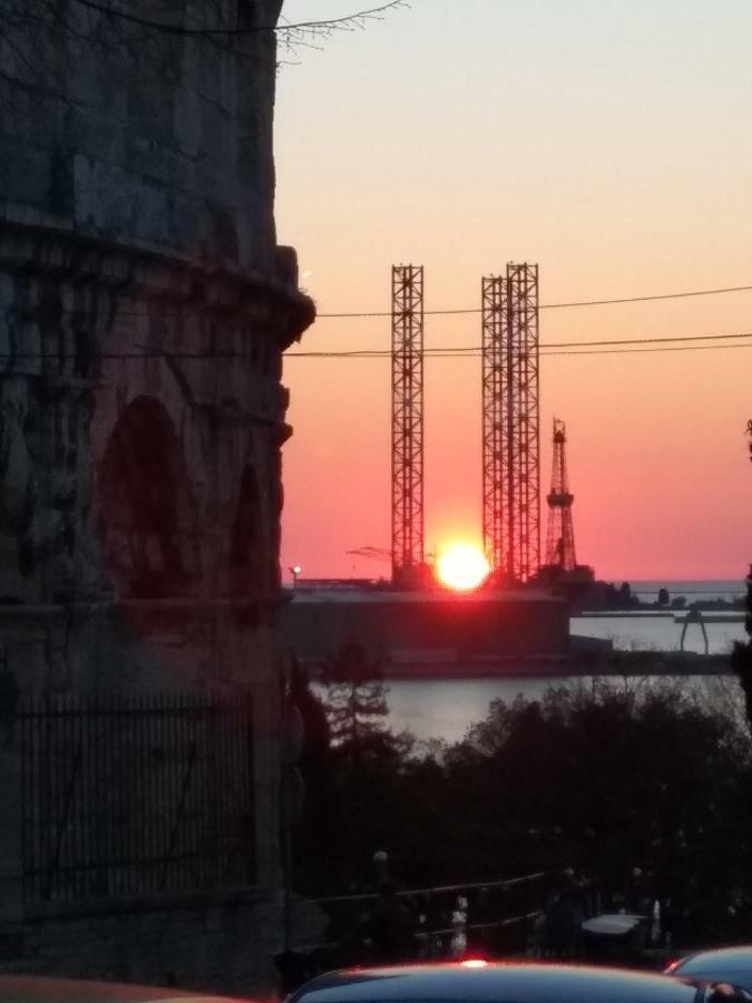 Apartment Amfiteatar Moris Pula Zewnętrze zdjęcie