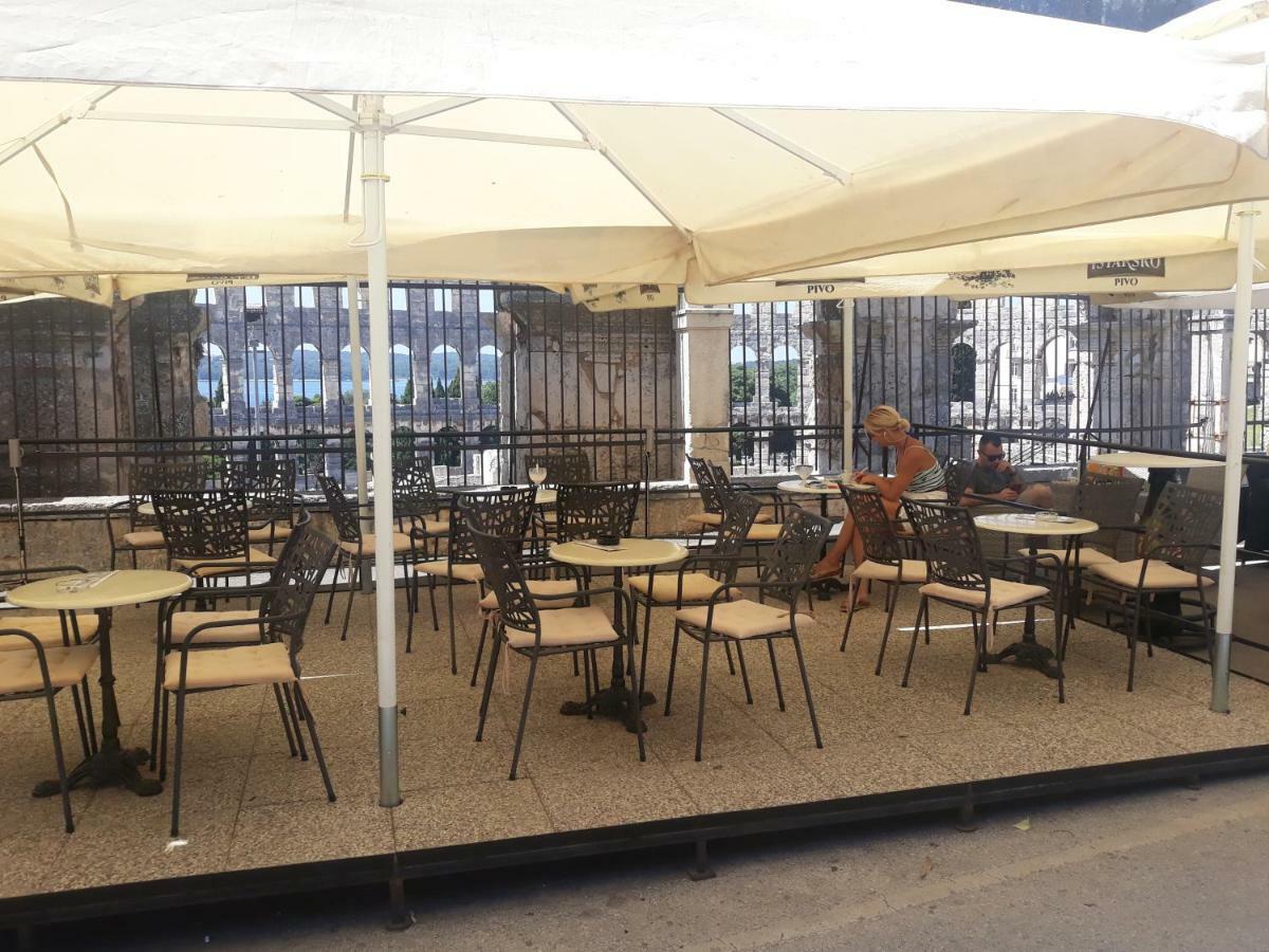 Apartment Amfiteatar Moris Pula Zewnętrze zdjęcie